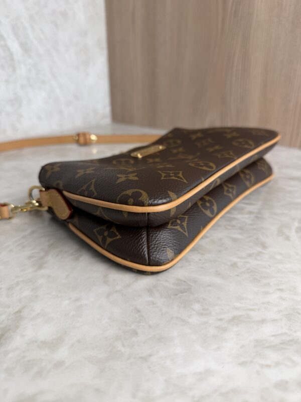 Louis Vuitton Liv Pochette Monogram Canvas