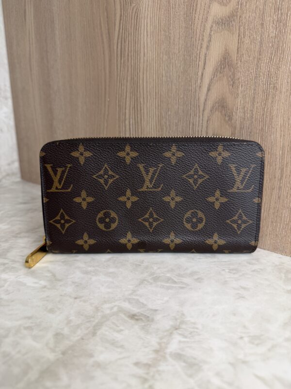https://www.herauthentic.com/