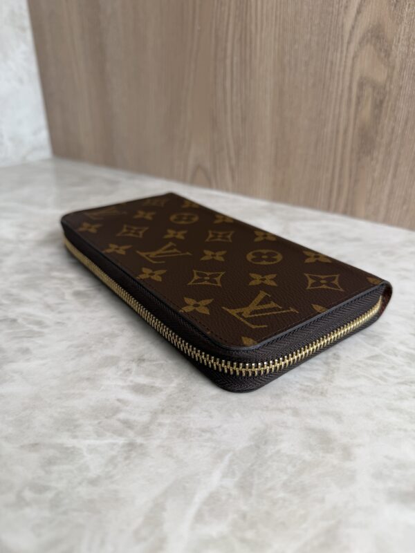 https://www.herauthentic.com/