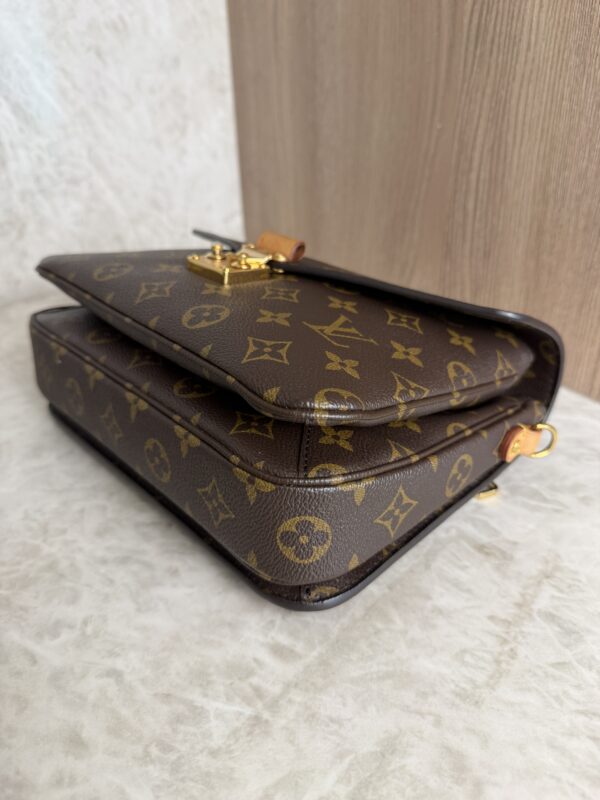Louis Vuitton Monogram Pochette Metis