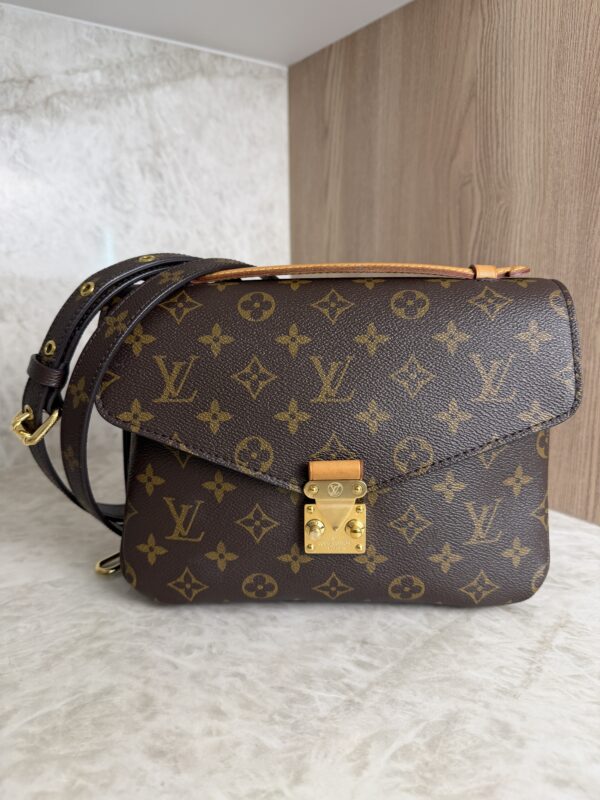 Louis Vuitton Monogram Pochette Metis