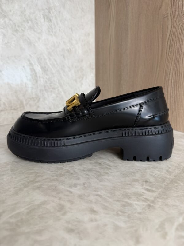 Fendi Vitello Abrasivato Fendigraphy 50mm Loafers 39 Black