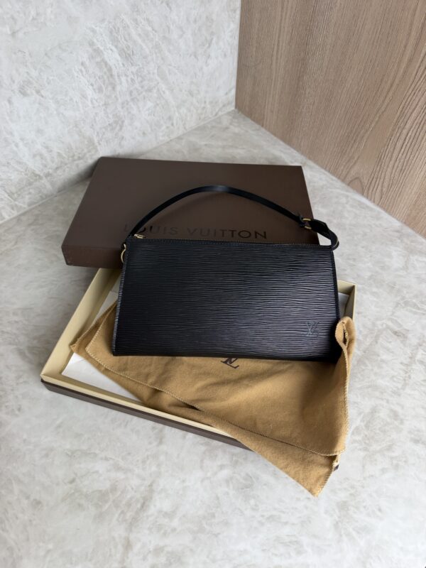 Louis Vuitton Epi Pochette Accessories 24 Black