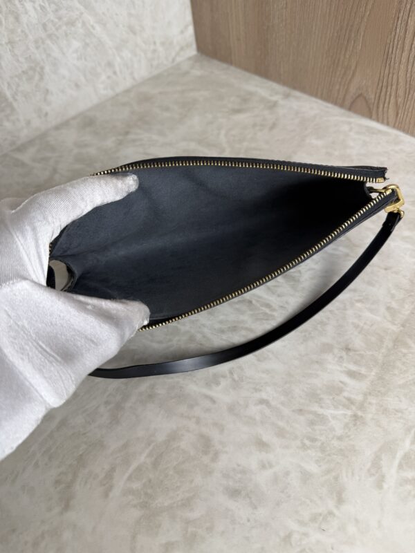 Louis Vuitton Epi Pochette Accessories 24 Black