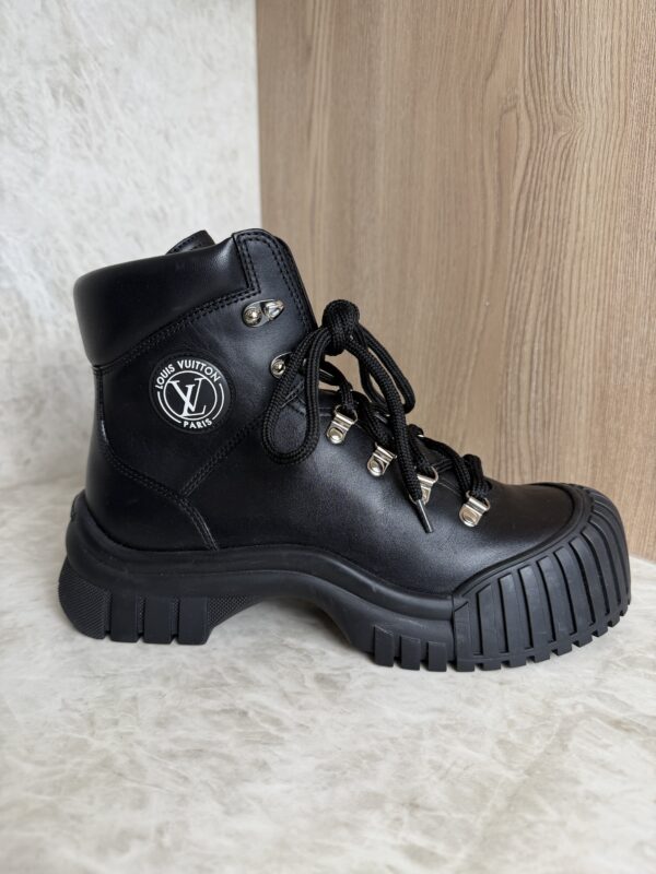 Louis Vuitton Calfskin Patent Monogram Ruby Flat Ranger Boots 39 Black