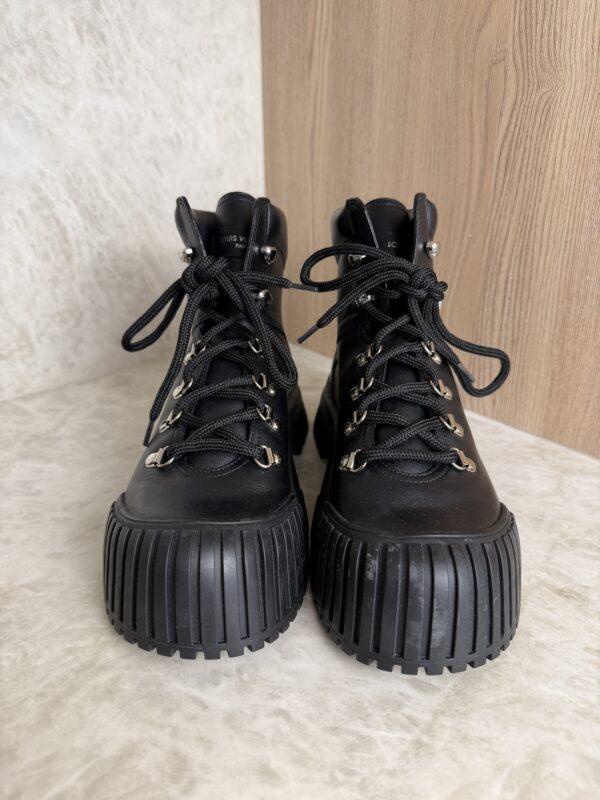 Louis Vuitton Calfskin Patent Monogram Ruby Flat Ranger Boots 39 Black