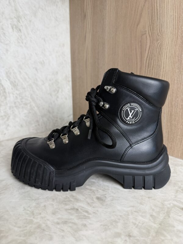 Louis Vuitton Calfskin Patent Monogram Ruby Flat Ranger Boots 39 Black
