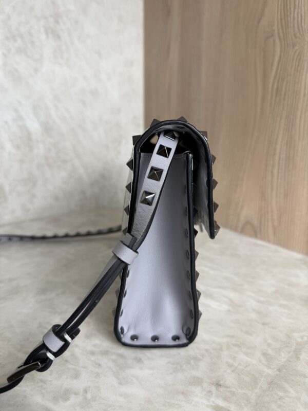 Valentino Garavani Rockstud Crossbody Bag Medium Silver